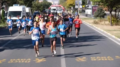 29 Ekim Cumhuriyet Bayramı’nın 101. yılı dolayısıyla düzenlenen Cumhuriyet Koşusu,
