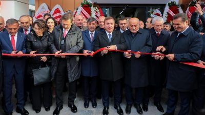 Düzenlenen açılış programına TOBB Başkanı M. Rifat Hisarcıklıoğlu, Vali Hamza