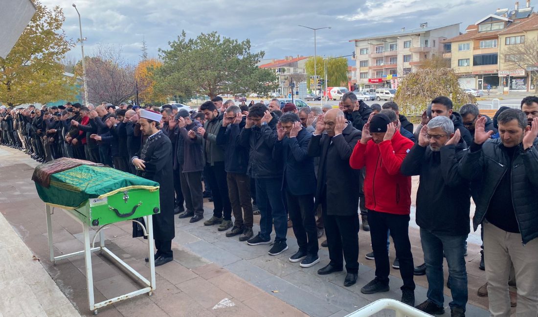 Erzincan’da Anadolu Ajansı muhabiri olarak görev yapan gazeteci Kemal Özdemir’in
