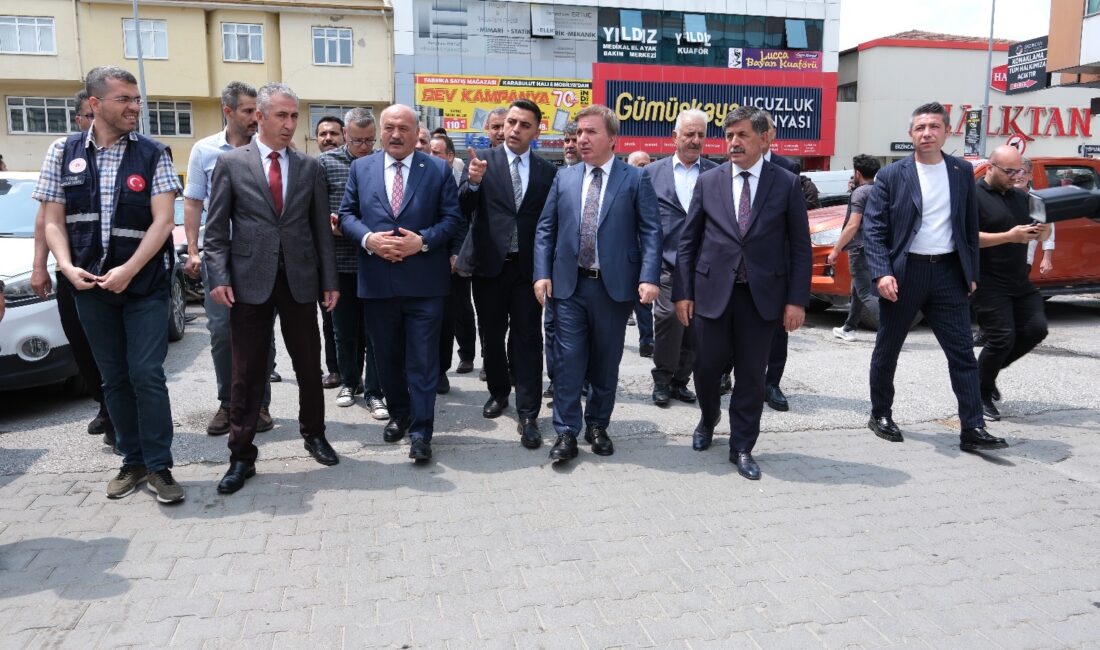 Erzincan Belediye Başkanı Bekir Aksun, Buğday Meydanı’nda meydana gelen yangın