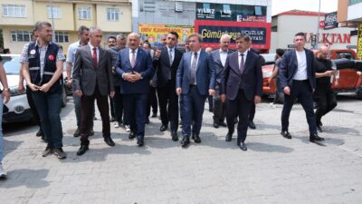 Erzincan Belediye Başkanı Bekir Aksun, Buğday Meydanı’nda meydana gelen yangın