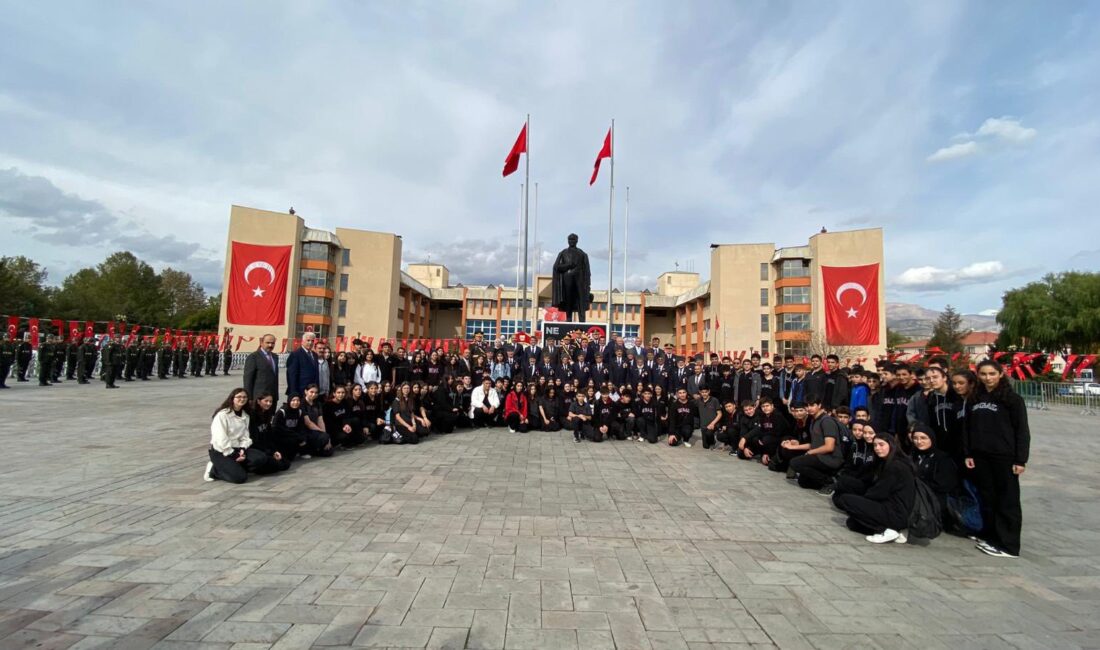 Cumhuriyetin 102. Yılı 29 Ekim Cumhuriyet Bayramı kutlama programları kapsamında, Cumhuriyetimizin Kuruluşunun 102.