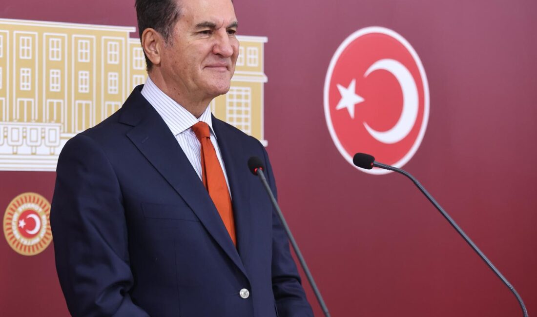 CHP Erzincan Milletvekili Mustafa Sarıgül, TBMM’de bir basın toplantısı düzenleyerek