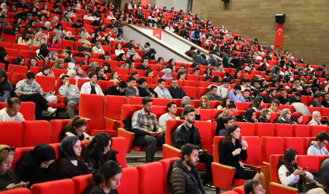 Erzincan Binali Yıldırım Üniversitesi Rektörü Prof. Dr. Akın Levent, düzenlenen