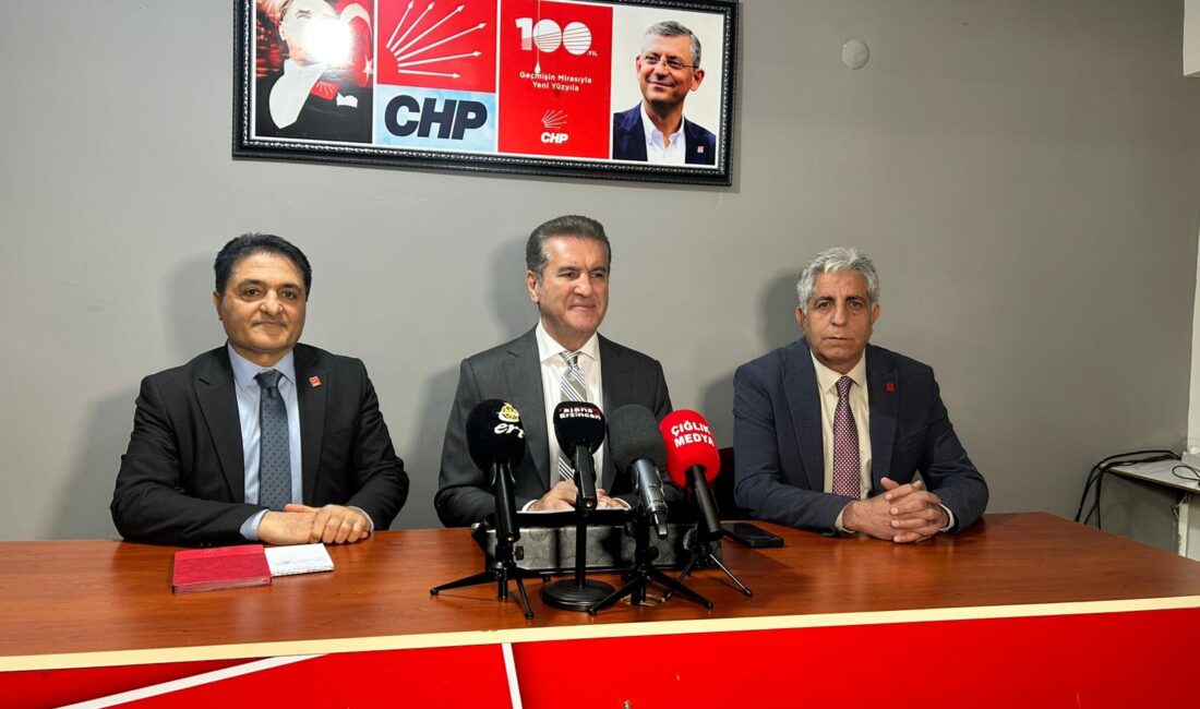 CHP Erzincan Milletvekili Mustafa Sarıgül, CHP Erzincan İl Başkanlığında düzenlediği