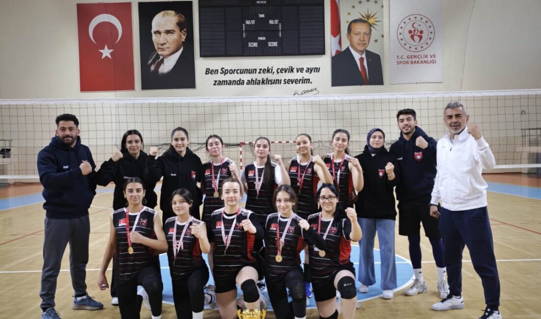 Erzincan’da sporun yükselen değeri Erzincan Vefa Spor, genç kızlar kategorisinde