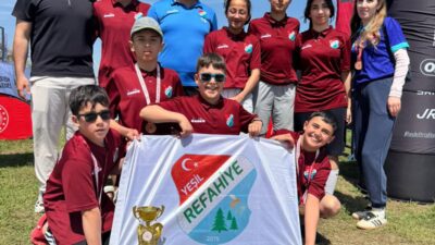 Antalya’nın Serik ilçesinde düzenlenen Okul Sporları Küçük Erkekler Triatlon Türkiye