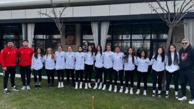 Erzincan’ı genç kızlar voleybol kategorisinde Türkiye Şampiyonası’nda temsil edecek olan