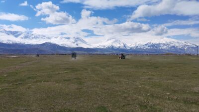 Erzincan’da baharın gelişiyle birlikte hayvancılığın bel kemiğini oluşturan mera alanlarında