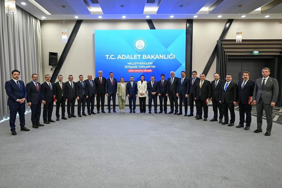 K Parti Erzincan Milletvekili Süleyman Karaman, milletvekilleriyle birlikte Adalet Bakanı