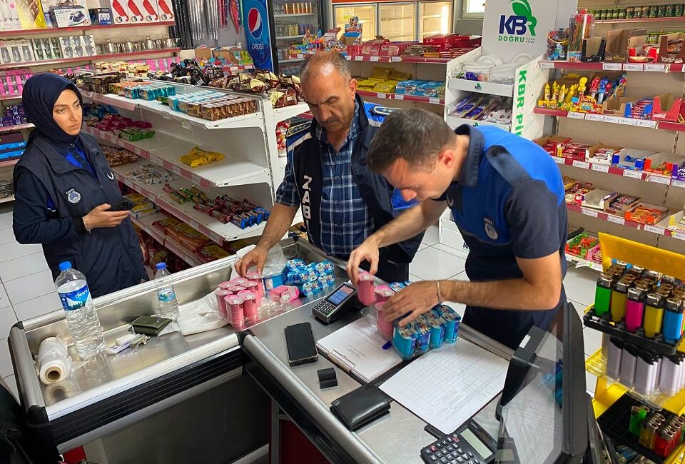 Erzincan Belediyesi Zabıta Müdürlüğü ekipleri, vatandaşların sağlıklı ve güvenilir gıdaya