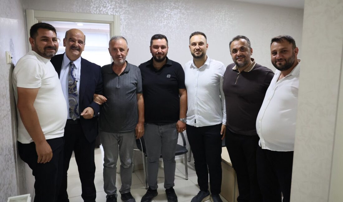 Erzincan Ticaret ve Sanayi Odası Başkan Adayı Süleyman Tan, beraberindeki