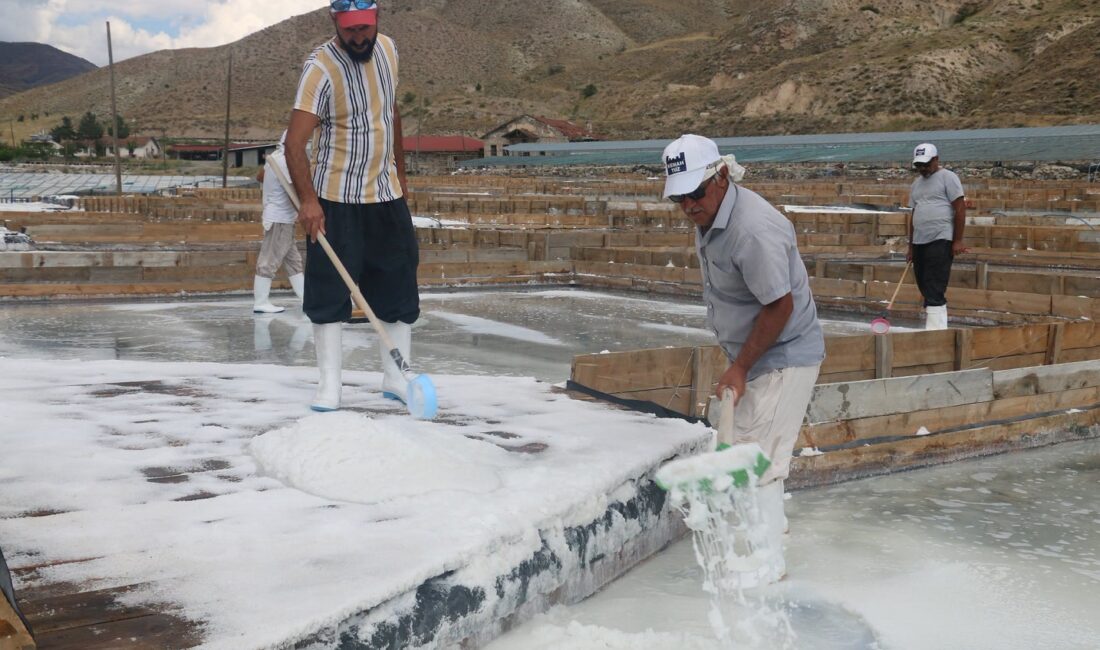 Erzincan’ın Kemah ilçesinde asırlardır geleneksel yöntemlerle üretilen Kemah Doğal Kaynak