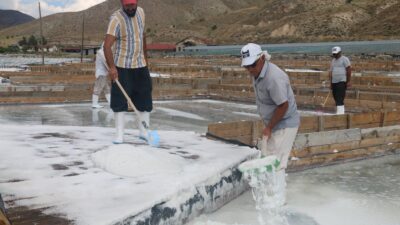 Erzincan’ın Kemah ilçesinde asırlardır geleneksel yöntemlerle üretilen Kemah Doğal Kaynak