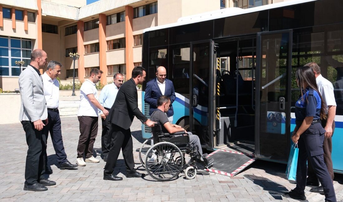 Erzincan’da engelli bireyler ile hareket kısıtlılığı bulunan vatandaşların toplu taşıma