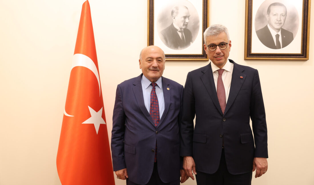 Erzincan Milletvekili Süleyman Karaman, Sağlık Bakanı Prof. Dr. Kemal Memişoğlu’nu
